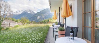 เพนชั่นชาเล่ต์ แบร์คานา