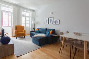 Apartamento, 2 Quartos, Varanda (1T) | Living area - City View - Santo Ildefonso Luxury (Porto)