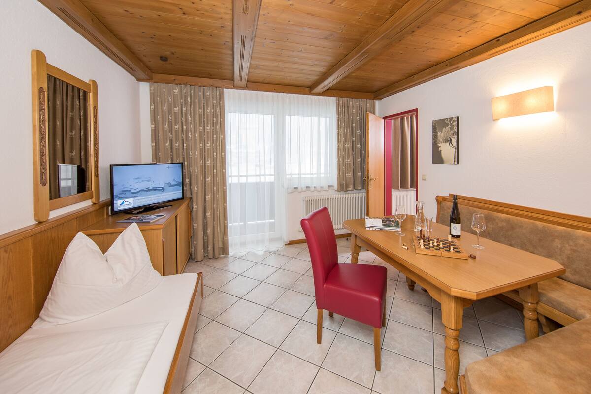 Apartment (Imbach) | In-room safe, blackout drapes, soundproofing