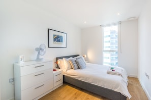 公寓, 1 間臥室 | 熨斗/熨衣板、免費無線上網、床單