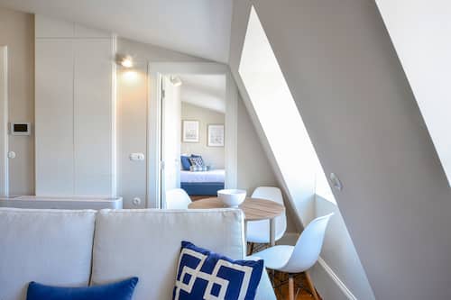 Market 4A | Living area | Flat-screen TV