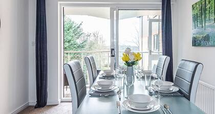 Luxurious Penthouse in Bromley
