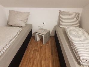 Apartamento superior (incl. cleaning fee 59 EUR) | Ropa de cama de alta calidad, sistema de insonorización, wifi gratis