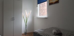 Ropa de cama de alta calidad, sistema de insonorización, wifi gratis