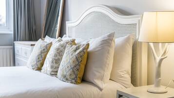 Iron/ironing board, free WiFi, bed sheets