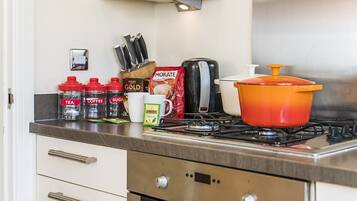 Rumah, 5 kamar tidur | Dapur pribadi | Lemari es, microwave, oven, dan kompor