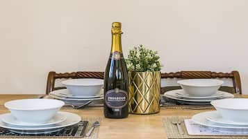 Rumah, 5 kamar tidur | Makan di kamar