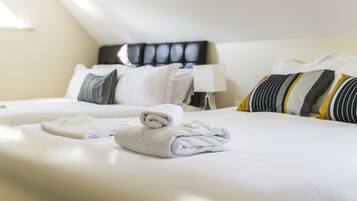 Rumah, 5 kamar tidur | Setrika/meja setrika, Wi-Fi gratis, dan seprai linen