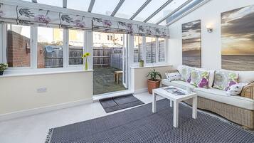 Rumah, 5 kamar tidur | Teras/patio