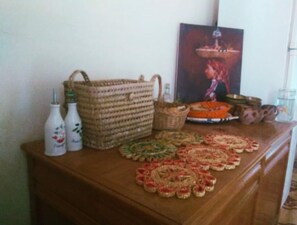 Basic Double Room, Garden View | Individually decorated, individually furnished, rollaway beds