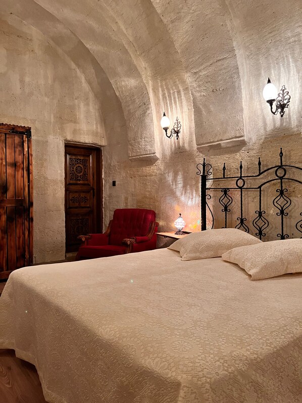 Family Suite, 2 Bedrooms | Laptop workspace, free cribs/infant beds, free WiFi, bed sheets - Grape Village House (Ürgüp)