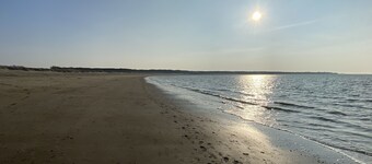 Detached holiday home on the North Sea and Grevelingen Sea on approx. 750 sqm of land