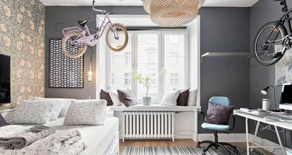 OW, by A&J - Family & Car & Dog - Liseberg & Avenue!