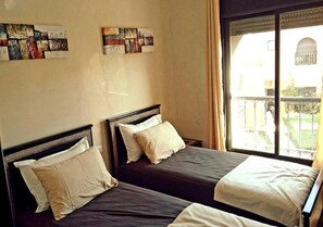 2 bedrooms, iron/ironing board, WiFi