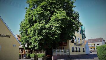 Overnatningsstedets facade