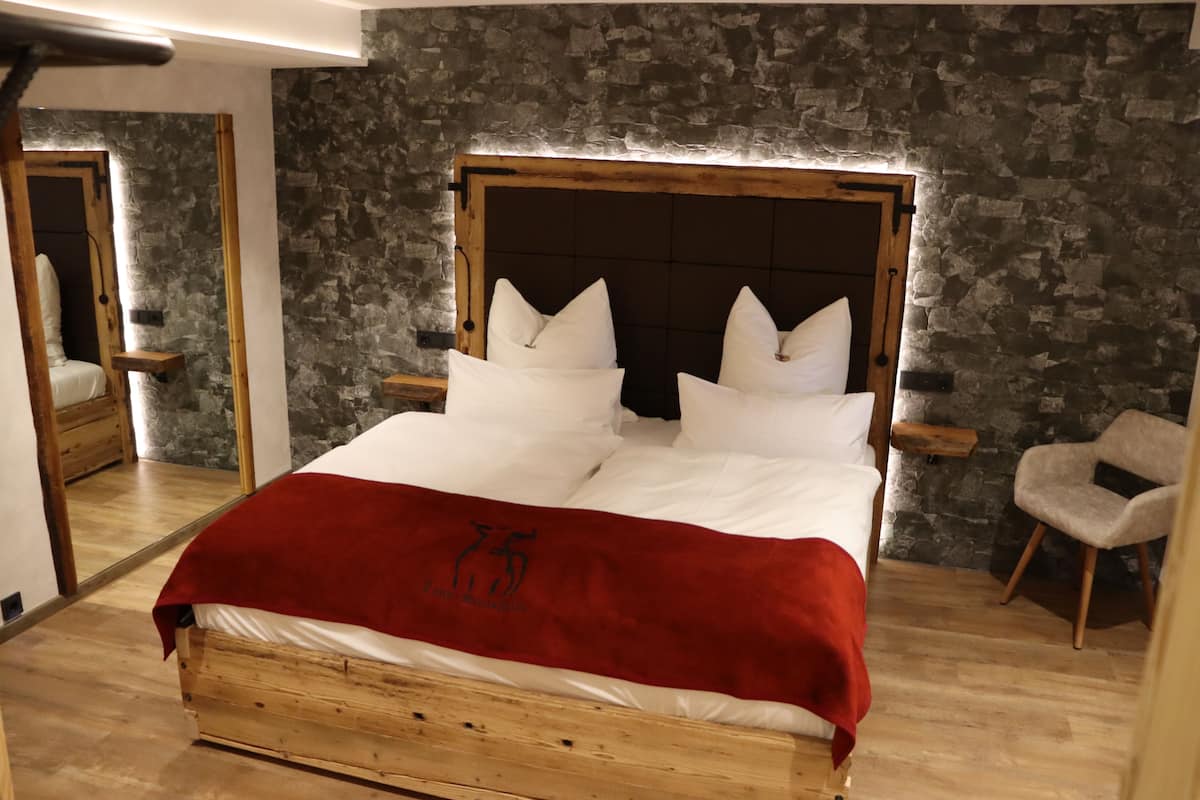 In-room safe, desk, blackout curtains, soundproofing