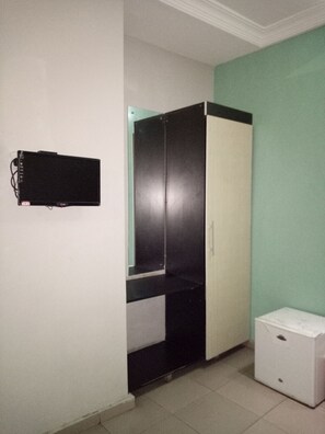 Escriptori, habitacions insonoritzades, wifi gratuïta i roba de llit 