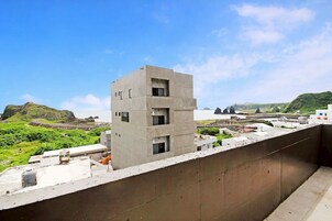 스탠다드 쿼드룸, 퀸사이즈침대 2개, 산 전망 | 발코니