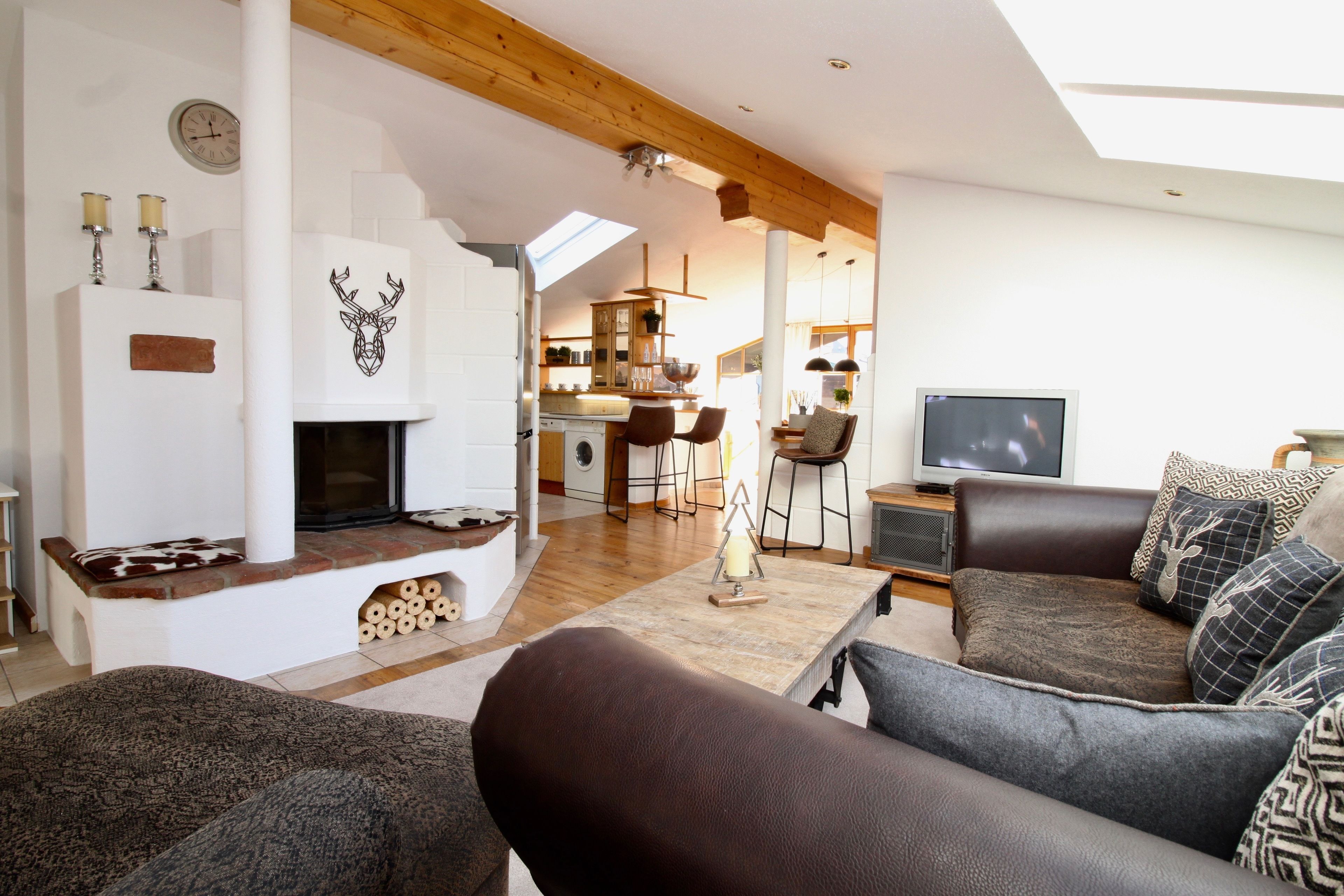 Apartment, 3 Bedrooms, Mountain View | Living area | Flat-screen TV