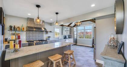 Uusi listaus: Nauti lasillisesta viiniä ja valoisasta, tyylikkäästä kodista, joka sijaitsee viinitarhassa