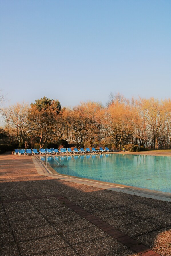 Indoor pool, outdoor pool