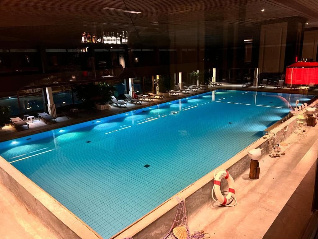 Indoor pool, outdoor pool