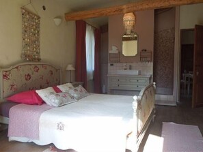 Classic Double Room, 1 Queen Bed