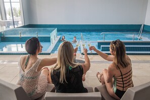 Indoor pool, pool loungers - Dall'Onder Ski Hotel (Garibaldi)