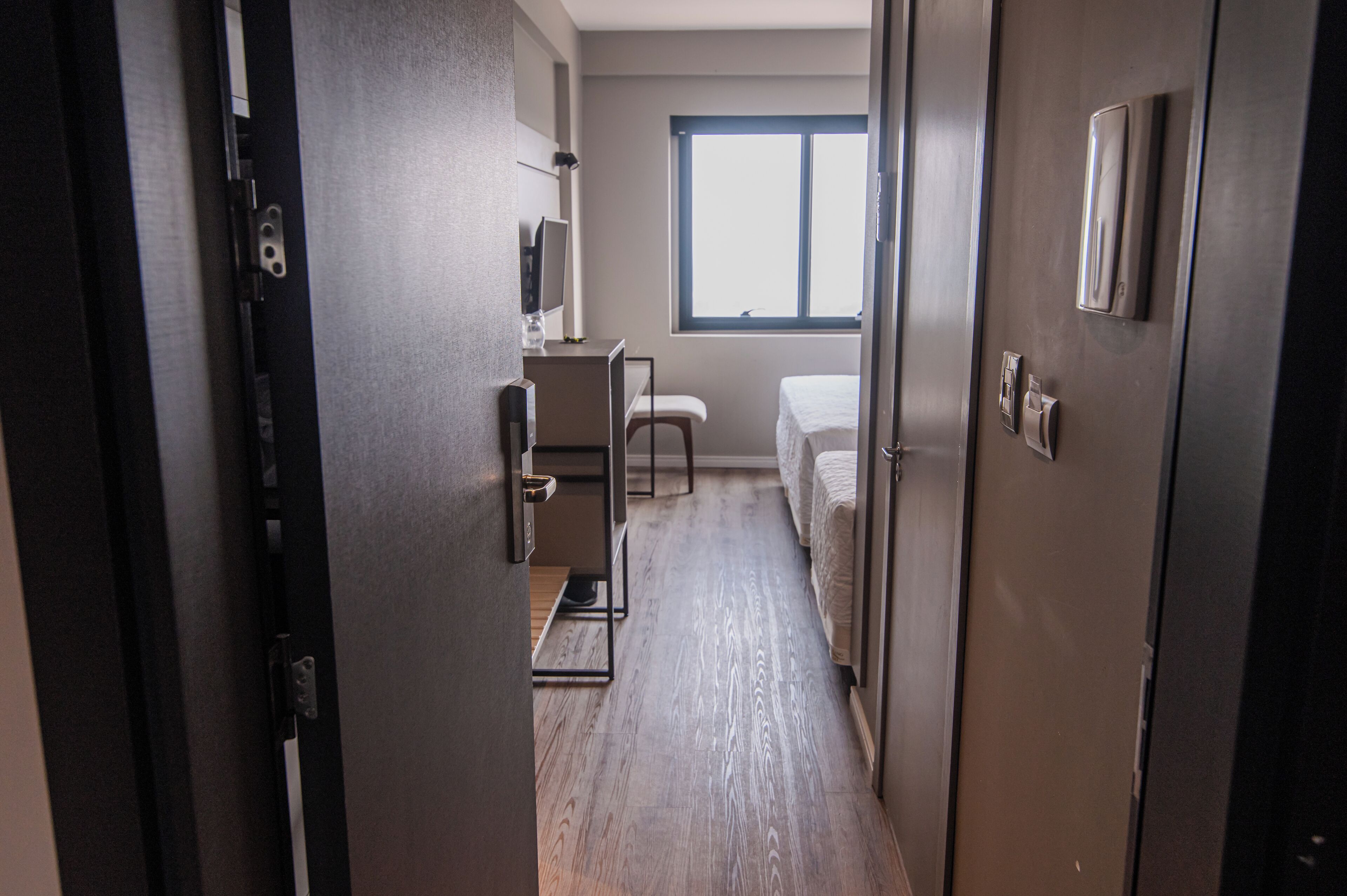 luxury room | 1 bedroom, in-room safe, desk, soundproofing