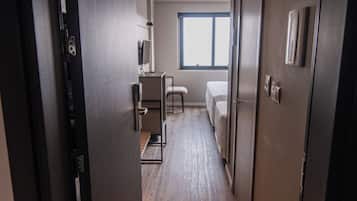 Luxury Room | 1 bedroom, in-room safe, desk, soundproofing