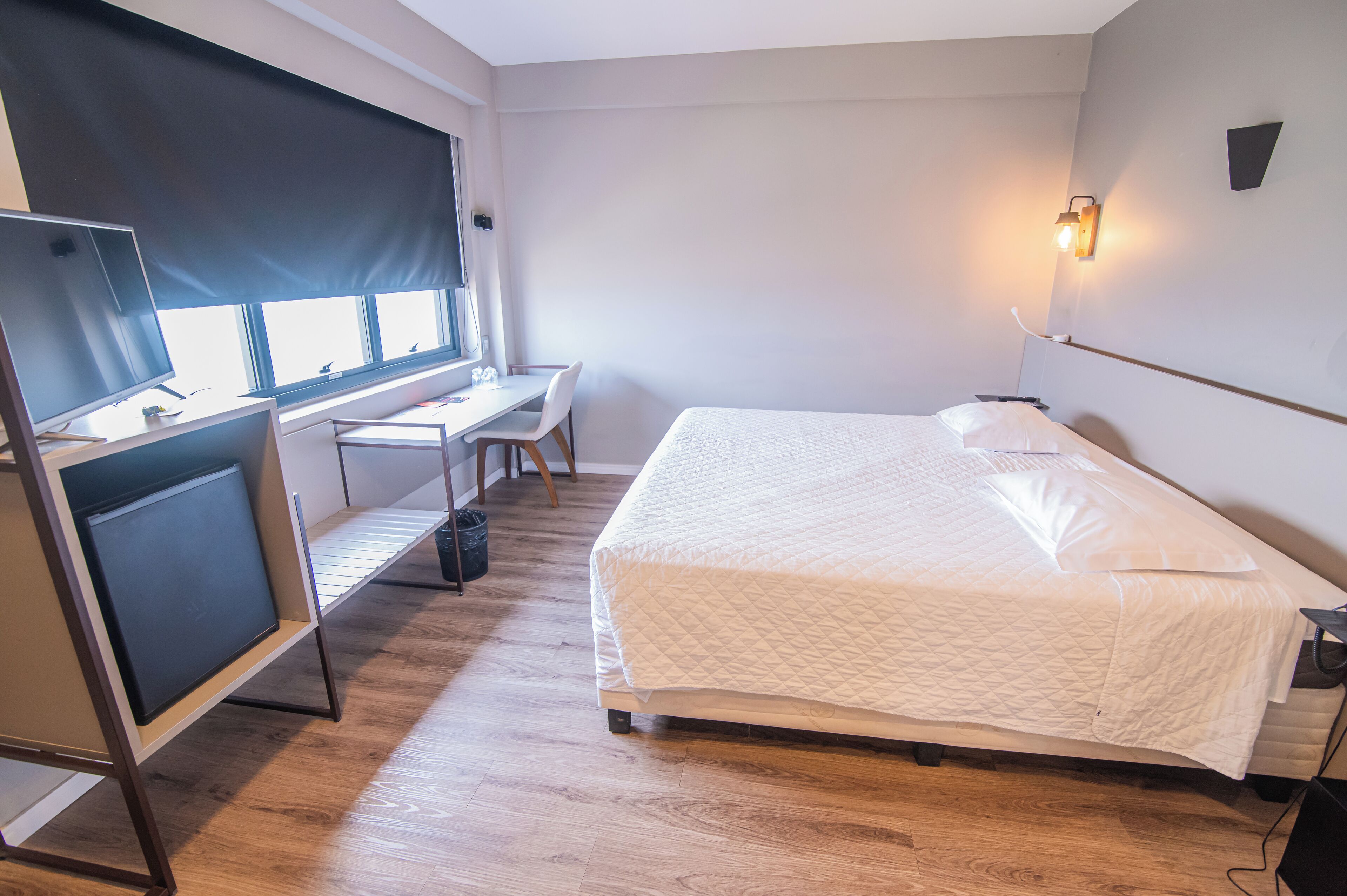 luxury room | 1 bedroom, in-room safe, desk, soundproofing