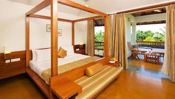 Kamar Double Deluks, 1 Tempat Tidur Twin Besar, pemandangan danau terbatas | 1 kamar tidur, minibar, brankas, dan tempat tidur lipat/tambahan