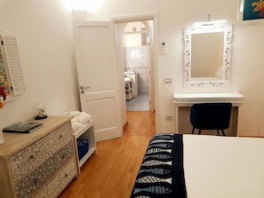 1 bedroom, in-room safe, iron/ironing board, free WiFi
