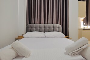 Comfort studio | Een bureau, geluiddichte muren, gratis wifi