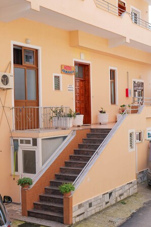 Fachada da propriedade