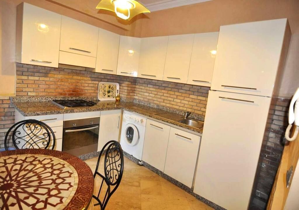 Fridge, oven, stovetop, cookware/dishes/utensils