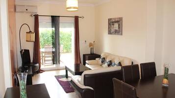 Een televisie en een dvd-speler