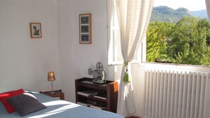 Double Room | Desk, blackout drapes, rollaway beds (surcharge), WiFi (free) - La Giraudasse (Soulatge)
