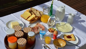 Free daily continental breakfast - La Giraudasse (Soulatge)