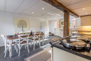 Dining - The Tack House, Holkham, Norfolk (Wells-Next-The-Sea)