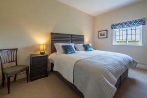 3 bedrooms, travel cot, WiFi