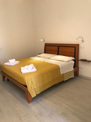 1 slaapkamer, een minibar, een bureau, extra bedden