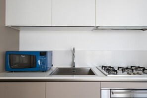 Apartment, 2 Bedrooms | Private kitchen