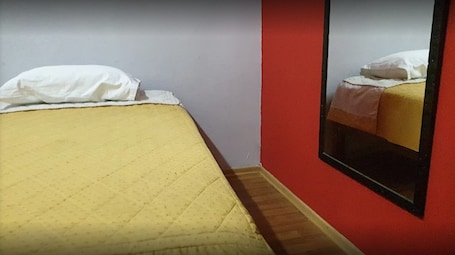 Minibar, muebles diferentes y wifi gratis