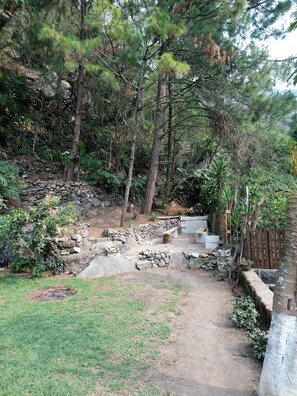 Garden - Pink house (San Antonio Palopo)