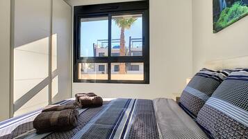 2 slaapkamers, een strijkplank/strijkijzer, gratis wifi, beddengoed