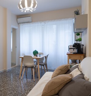 公寓, 1 間臥室 | 起居區 | 平面電視