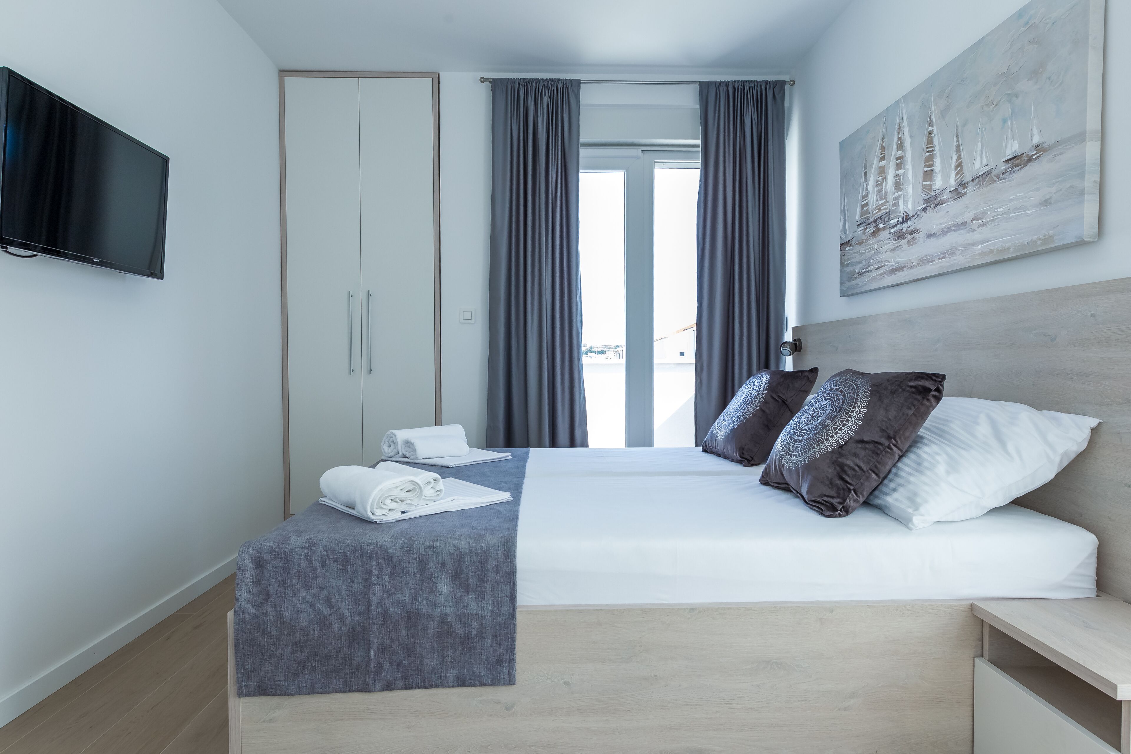 1 bedroom, in-room safe, free WiFi, bed sheets