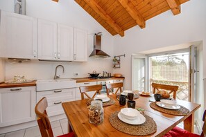 Lägenhet - mezzanine | Eget kök | Kylskåp, ugn, spishäll och diskmaskin