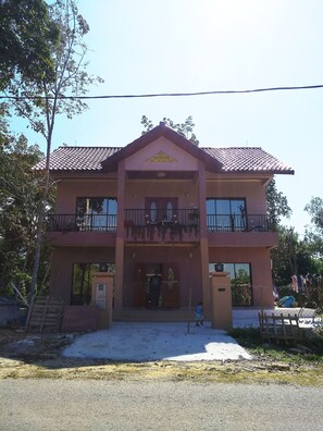 Exterior - Sky View Villa Bed & Breakfast (Kampung Bolok Ulu)